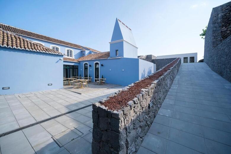 Azores Book Hotel