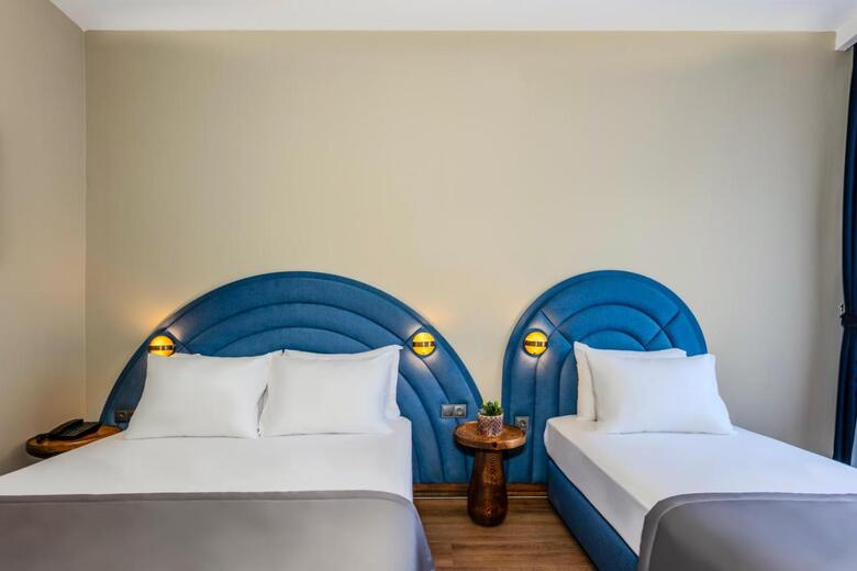 Nenessa Airport Hotel