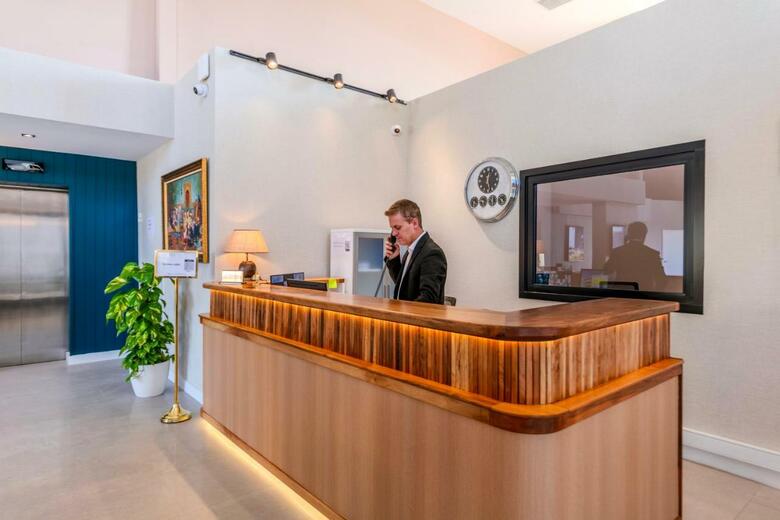 Nenessa Airport Hotel