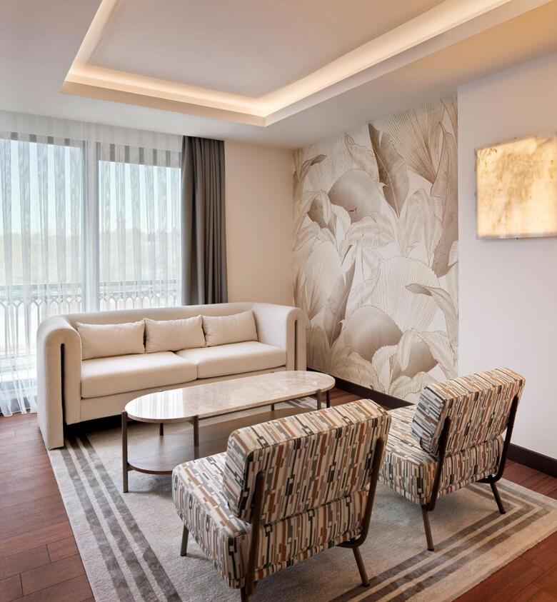 Shining Star Hotel