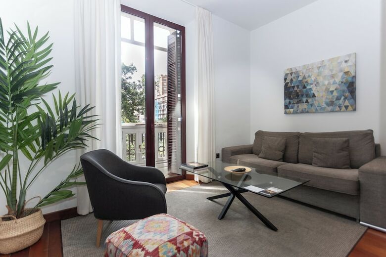 Aparthotel La Casa De La Alameda