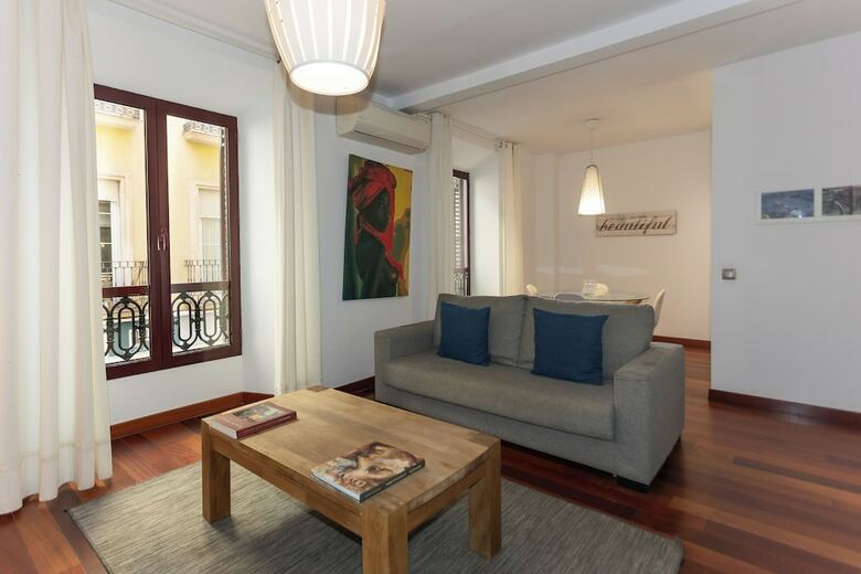 Aparthotel La Casa De La Alameda