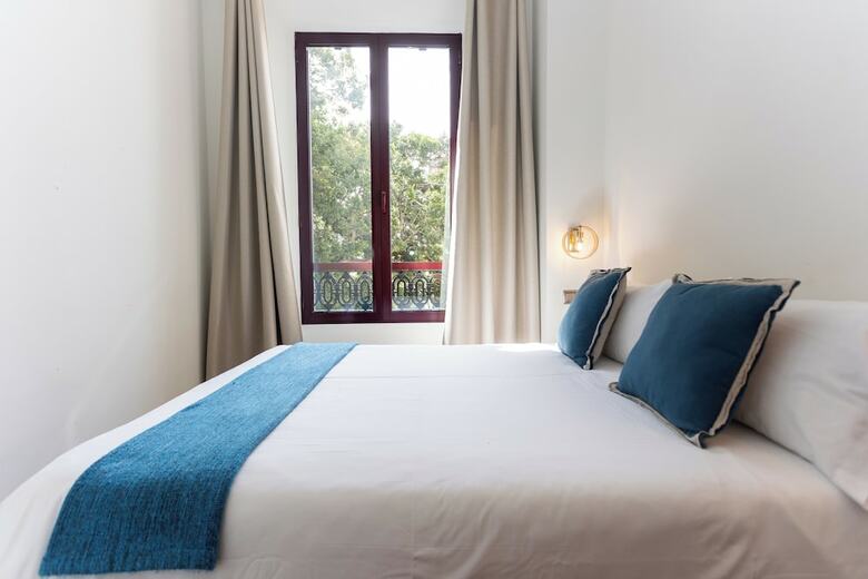 Aparthotel La Casa De La Alameda
