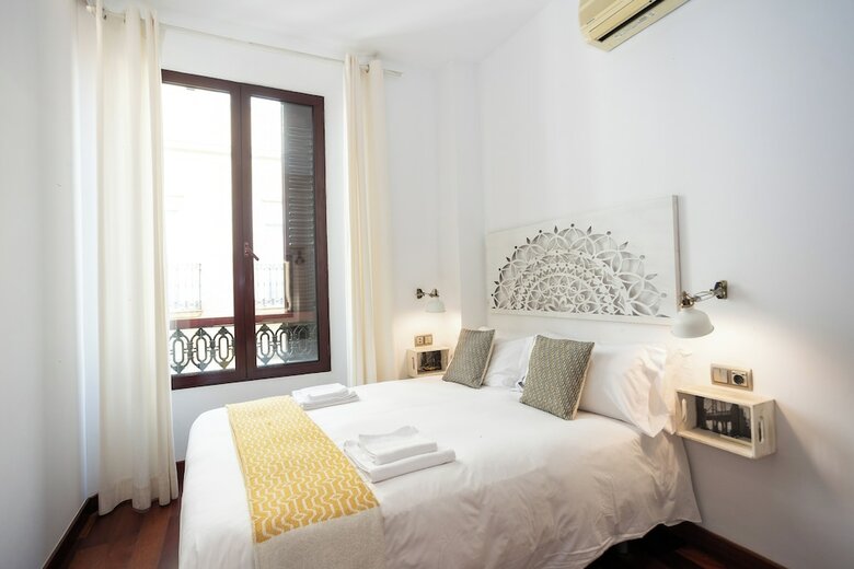 Aparthotel La Casa De La Alameda