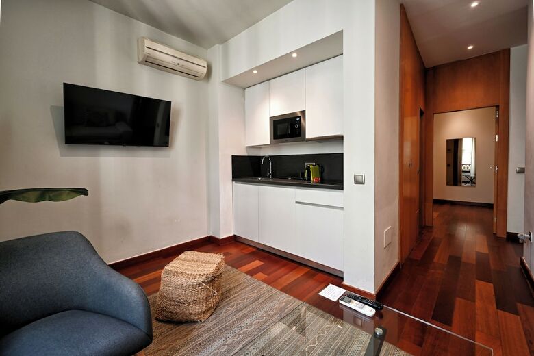 Aparthotel La Casa De La Alameda