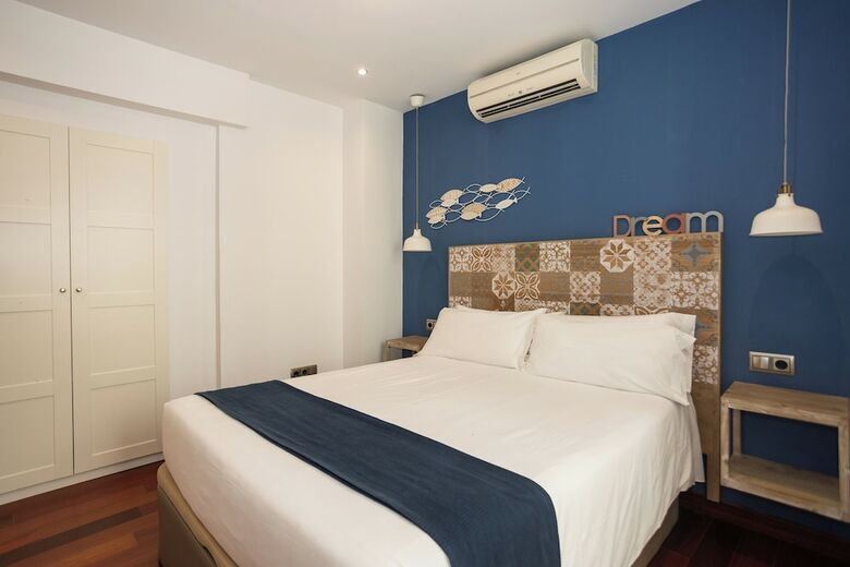 Aparthotel La Casa De La Alameda
