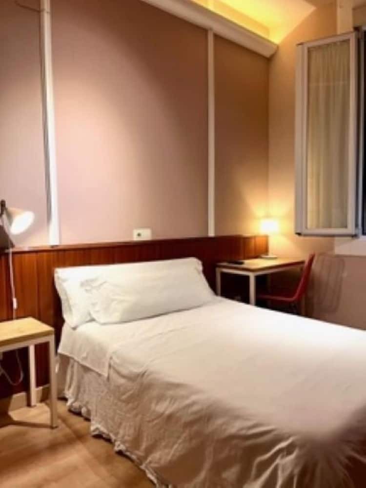 Hotel Hostal La Vera