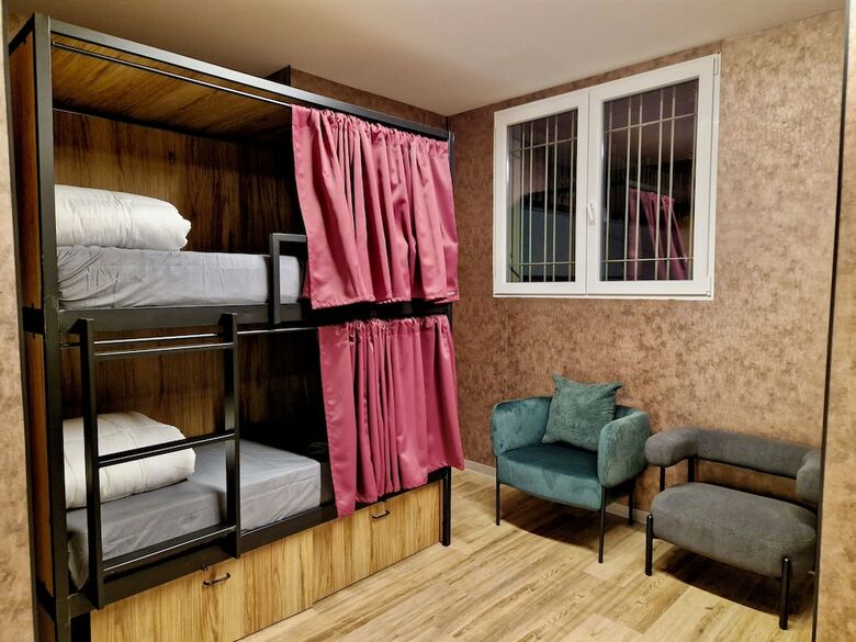 Hostal Velvet Hostel Business