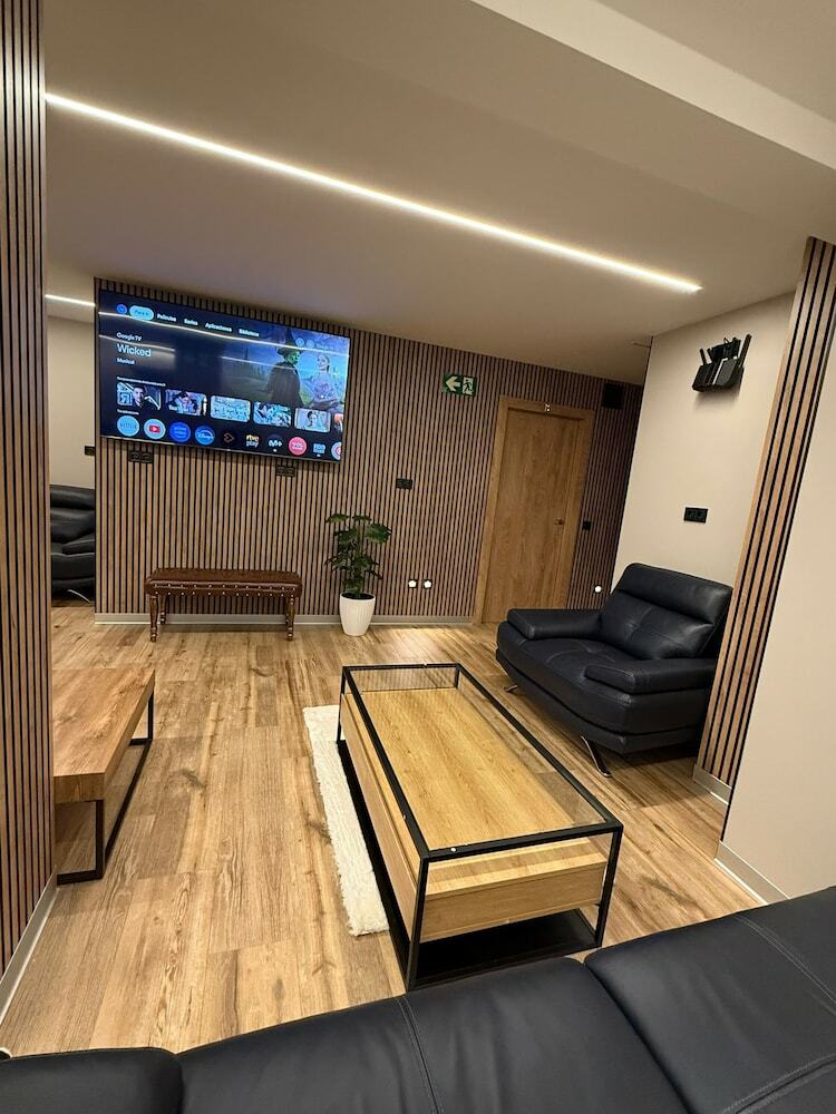 Hostal Velvet Hostel Business