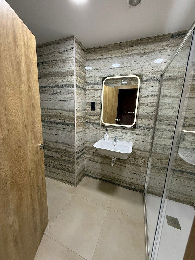 Hostal Velvet Hostel Business