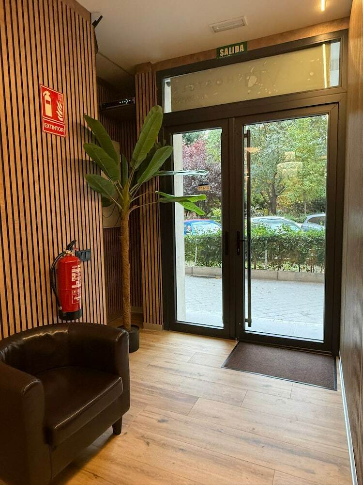 Hostal Velvet Hostel Business