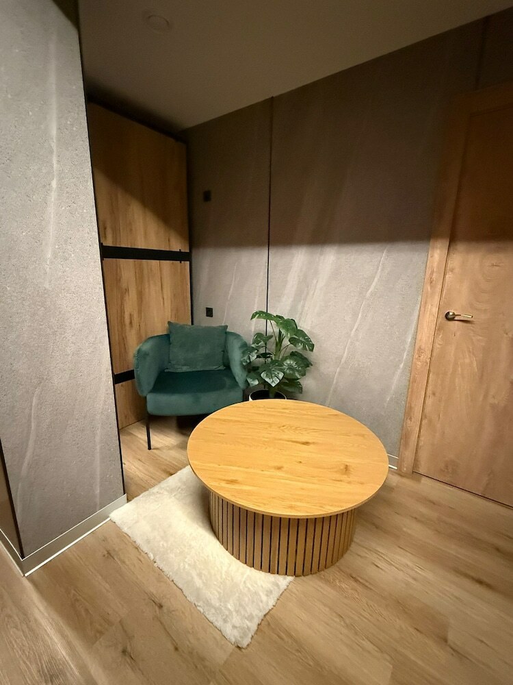 Hostal Velvet Hostel Business