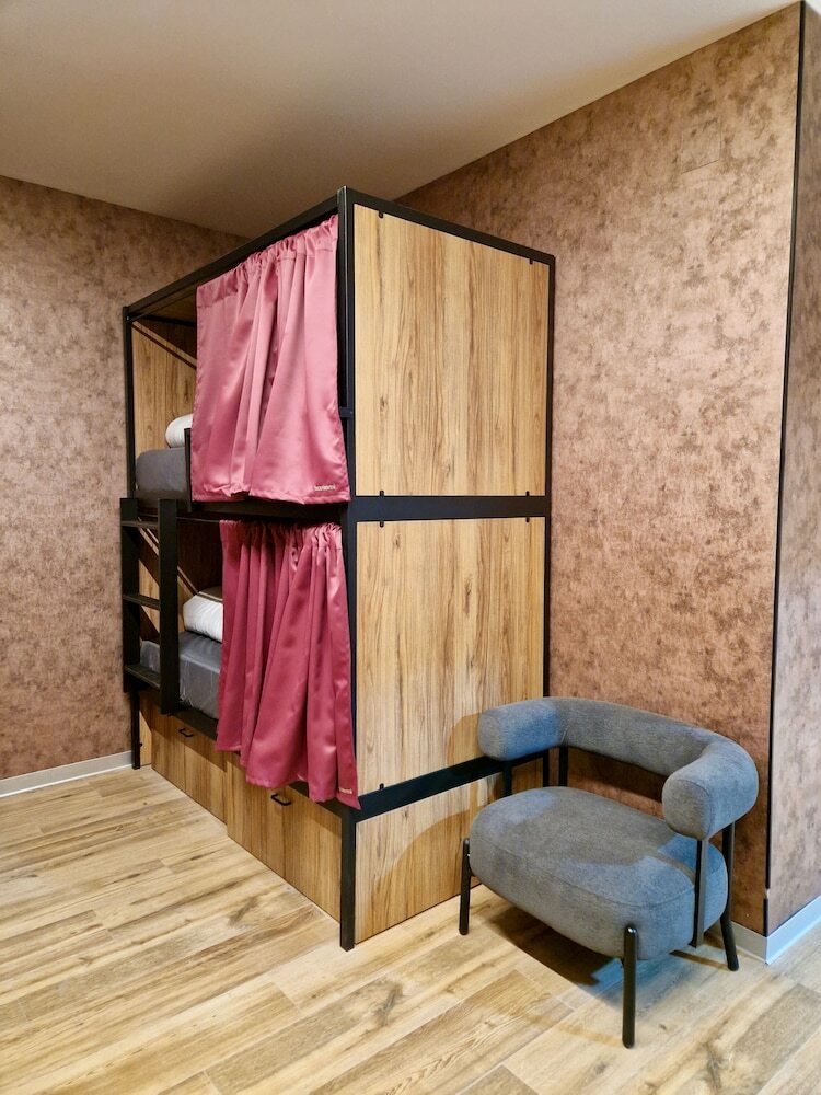Hostal Velvet Hostel Business