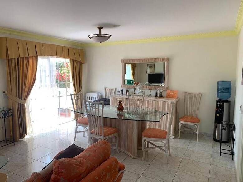 El M�dano Apartment With Breathtaking Pool Views