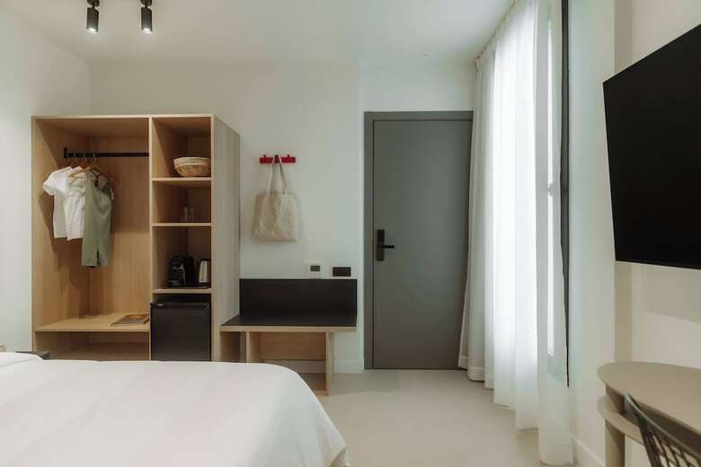 Hotel Design Suites By Olala Homes