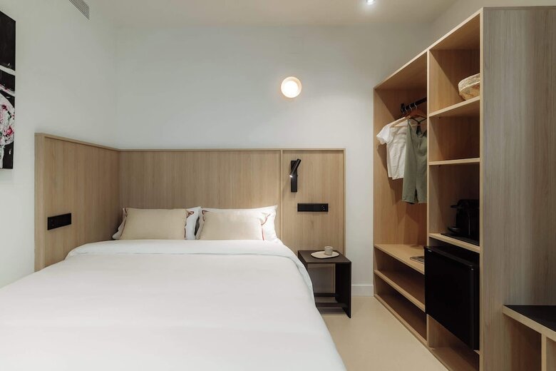 Hotel Design Suites By Olala Homes