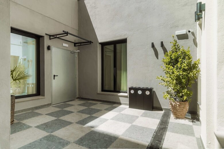 Hotel Design Suites By Olala Homes