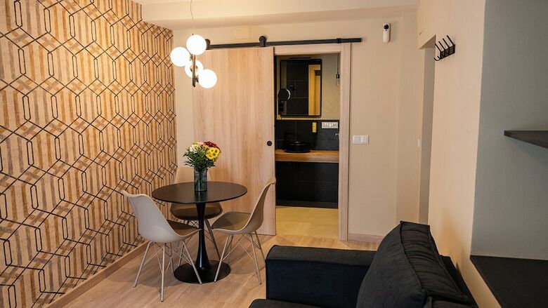 Qazris Suites