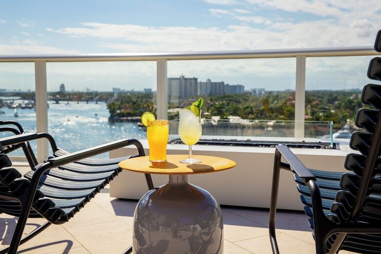 Hotel Kimpton Shorebreak Fort Lauderdale Beach Resort By Ihg