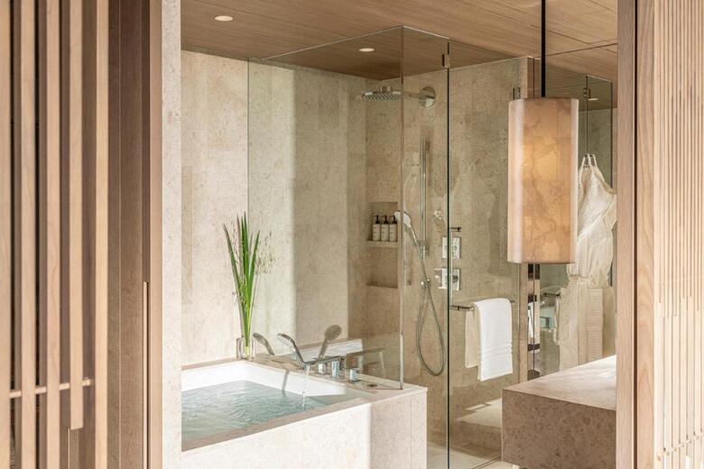 Four Seasons Hotel Osaka