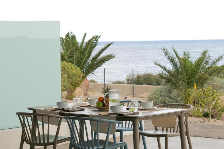 Kora Nivaria Beach