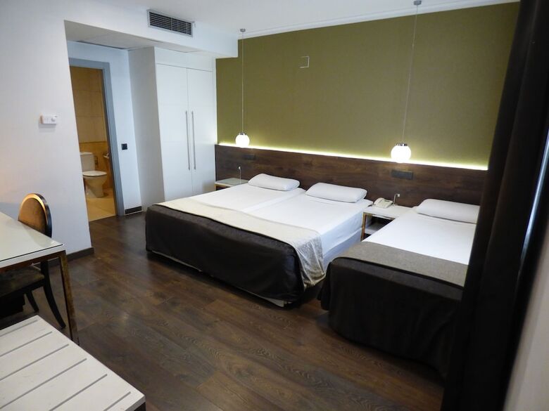 Hotel Moderno Barcelona