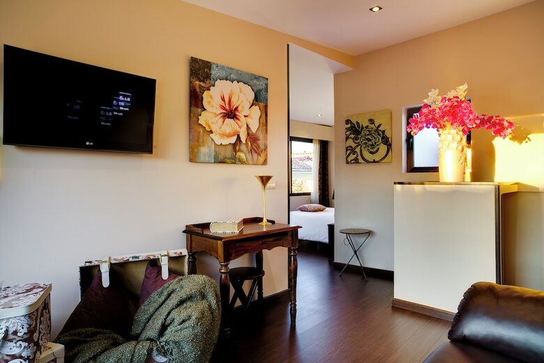 Hotel THC Tirso Molina Hostel