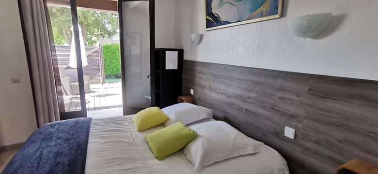 Hotel Le Mas Des Amandiers