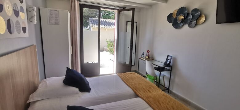 Hotel Le Mas Des Amandiers