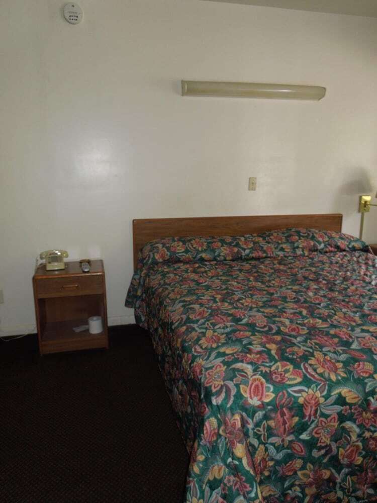 Lee's Motel