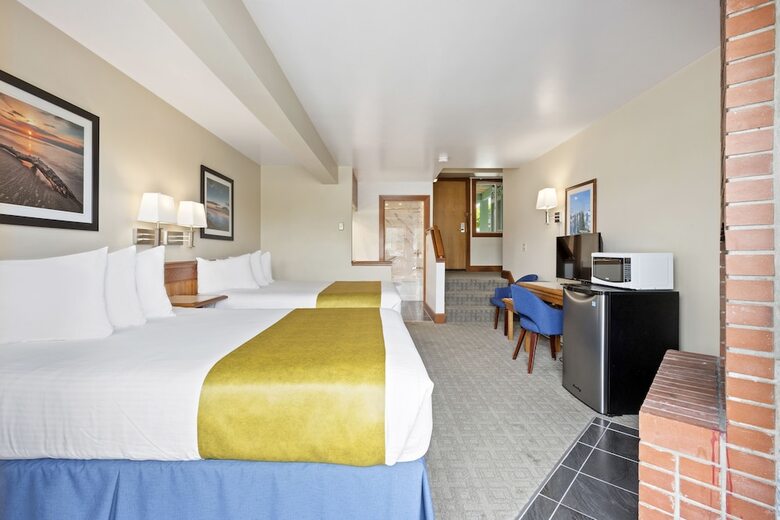 Hotel Canadian Princess Lodge & Marina