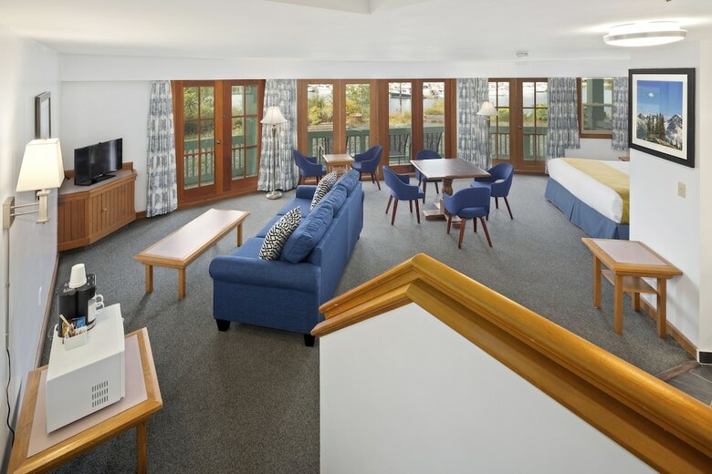 Hotel Canadian Princess Lodge & Marina