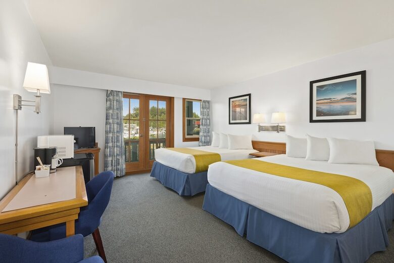 Hotel Canadian Princess Lodge & Marina