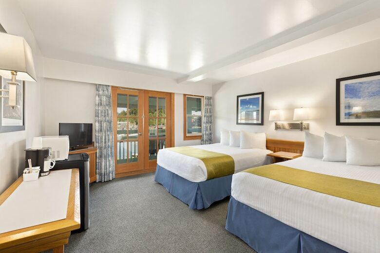 Hotel Canadian Princess Lodge & Marina
