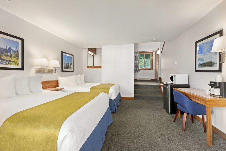 Hotel Canadian Princess Lodge & Marina
