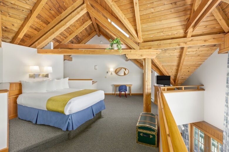 Hotel Canadian Princess Lodge & Marina