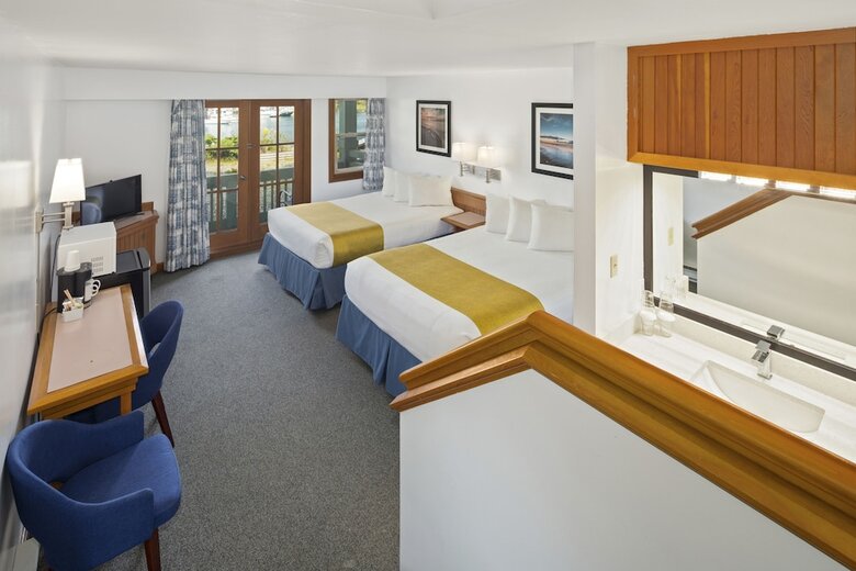Hotel Canadian Princess Lodge & Marina