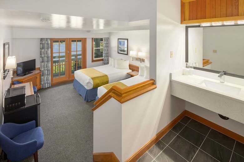Hotel Canadian Princess Lodge & Marina