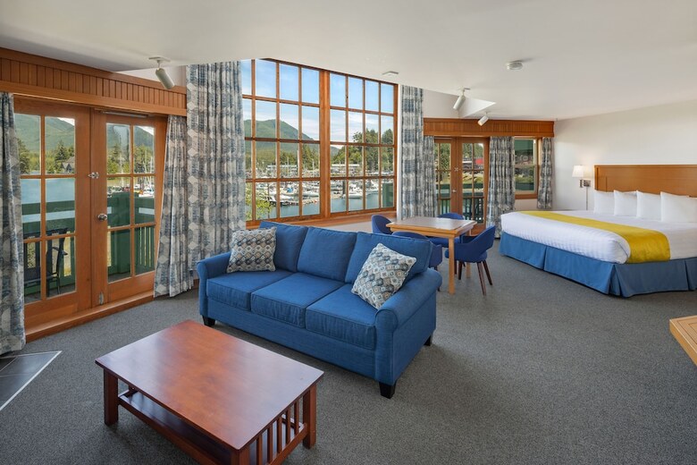 Hotel Canadian Princess Lodge & Marina