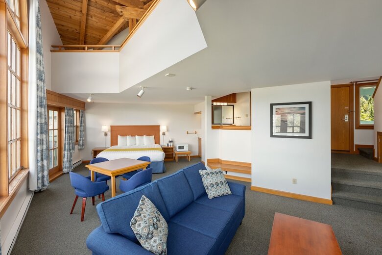Hotel Canadian Princess Lodge & Marina