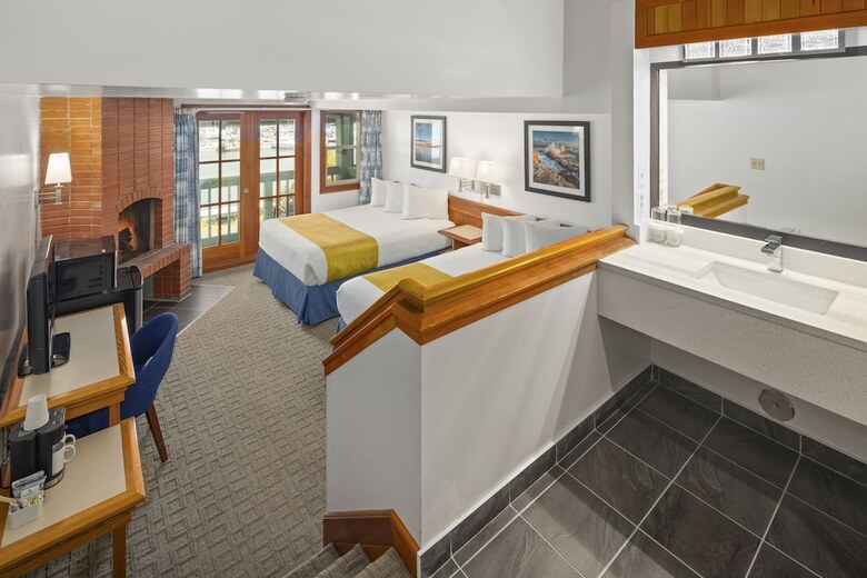 Hotel Canadian Princess Lodge & Marina