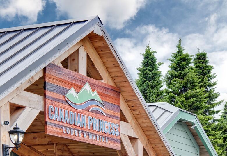 Hotel Canadian Princess Lodge & Marina