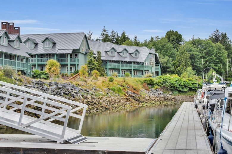 Hotel Canadian Princess Lodge & Marina