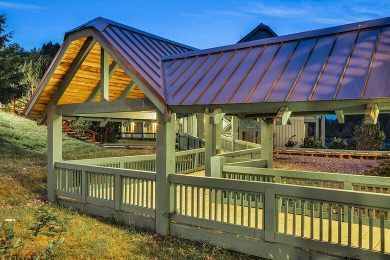 Hotel Canadian Princess Lodge & Marina