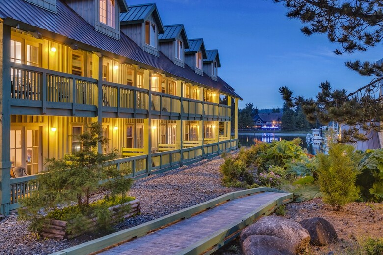 Hotel Canadian Princess Lodge & Marina