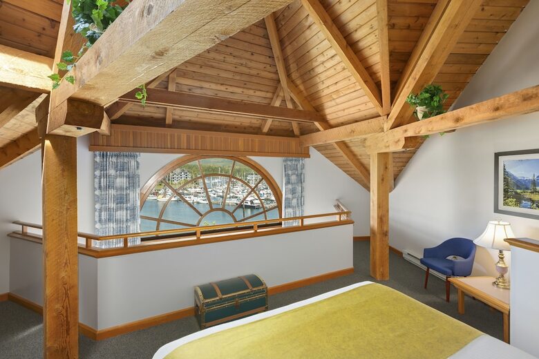 Hotel Canadian Princess Lodge & Marina