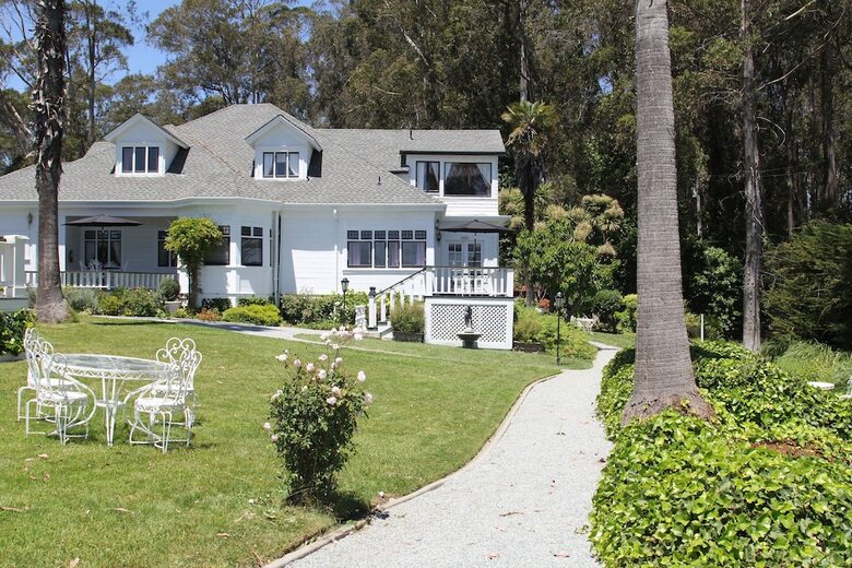 Bed & Breakfast Monarch Cove Inn