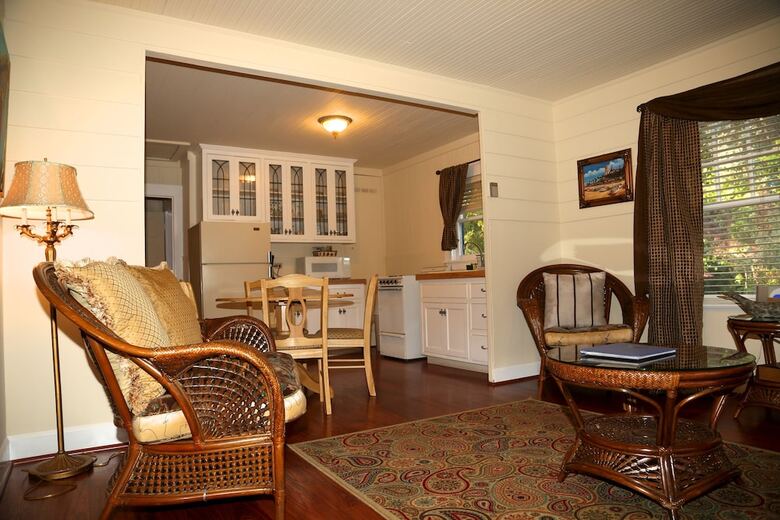 Bed & Breakfast Monarch Cove Inn