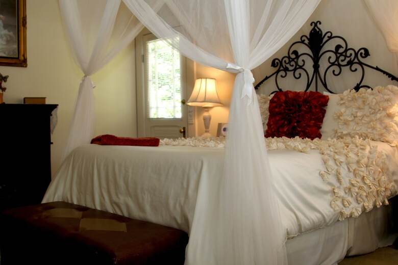 Bed & Breakfast Monarch Cove Inn