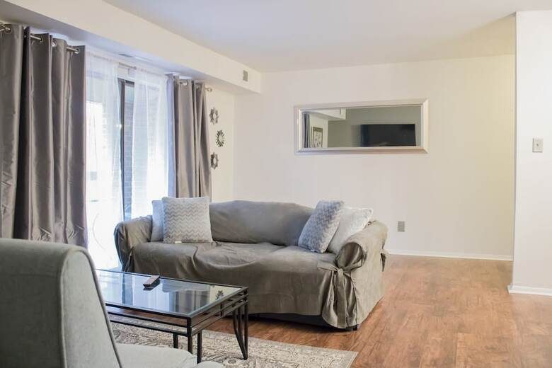 Hotel Modern Upscale Private Room